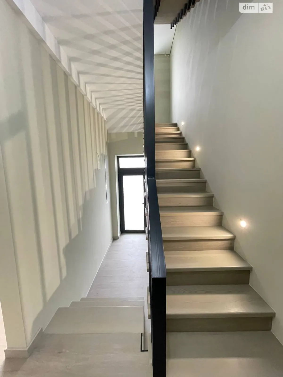 пер. Короленко Червеница Ужгород, цена: 150000 $ - фото 1