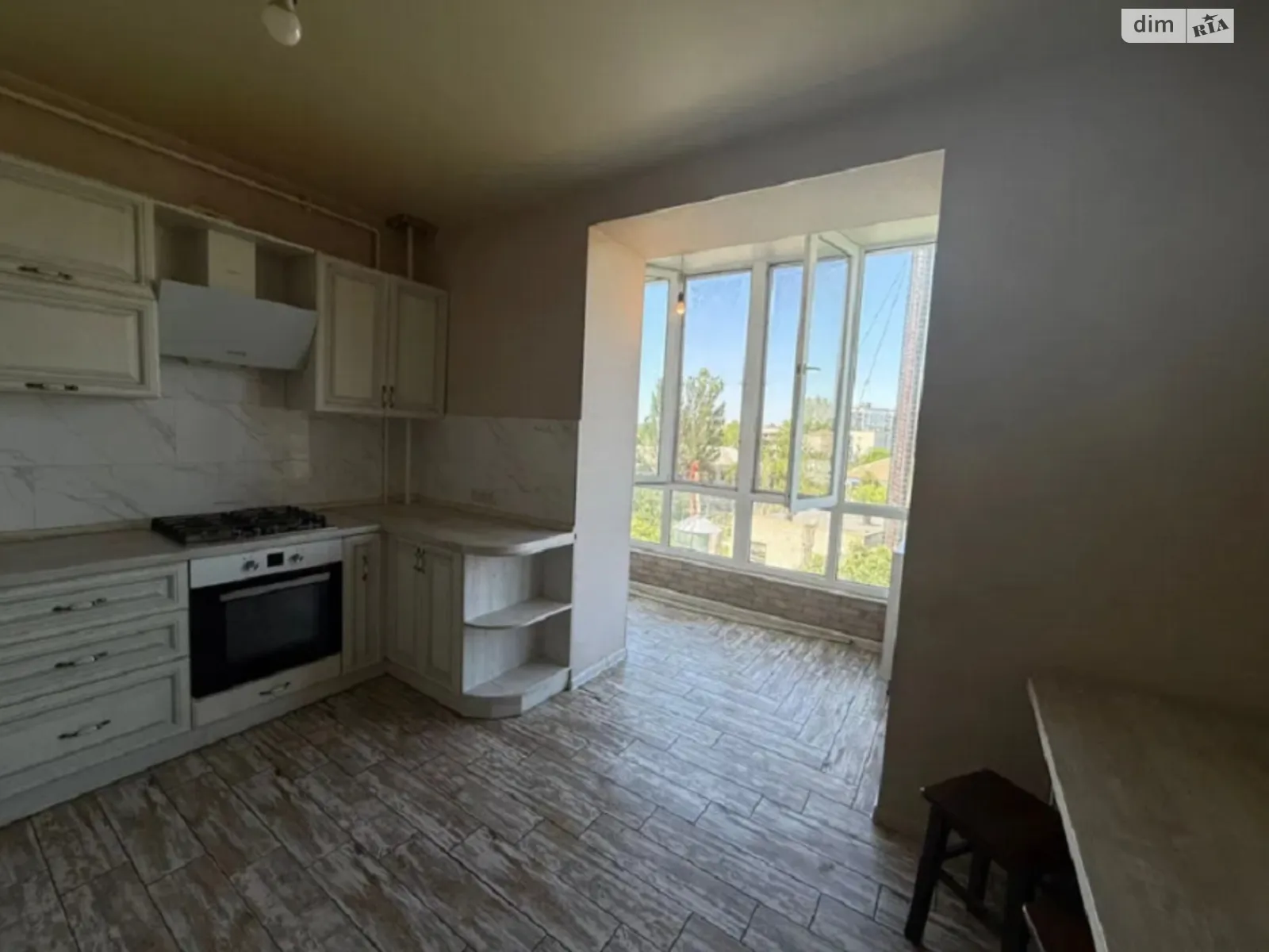 Продается 1-комнатная квартира 48 кв. м в Николаеве, ул. Леваневцев - фото 1