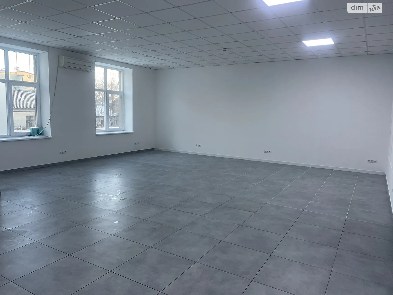 Здається в оренду приміщення вільного призначення 125 кв. м в 9-поверховій будівлі, цена: 25000 грн - фото 1