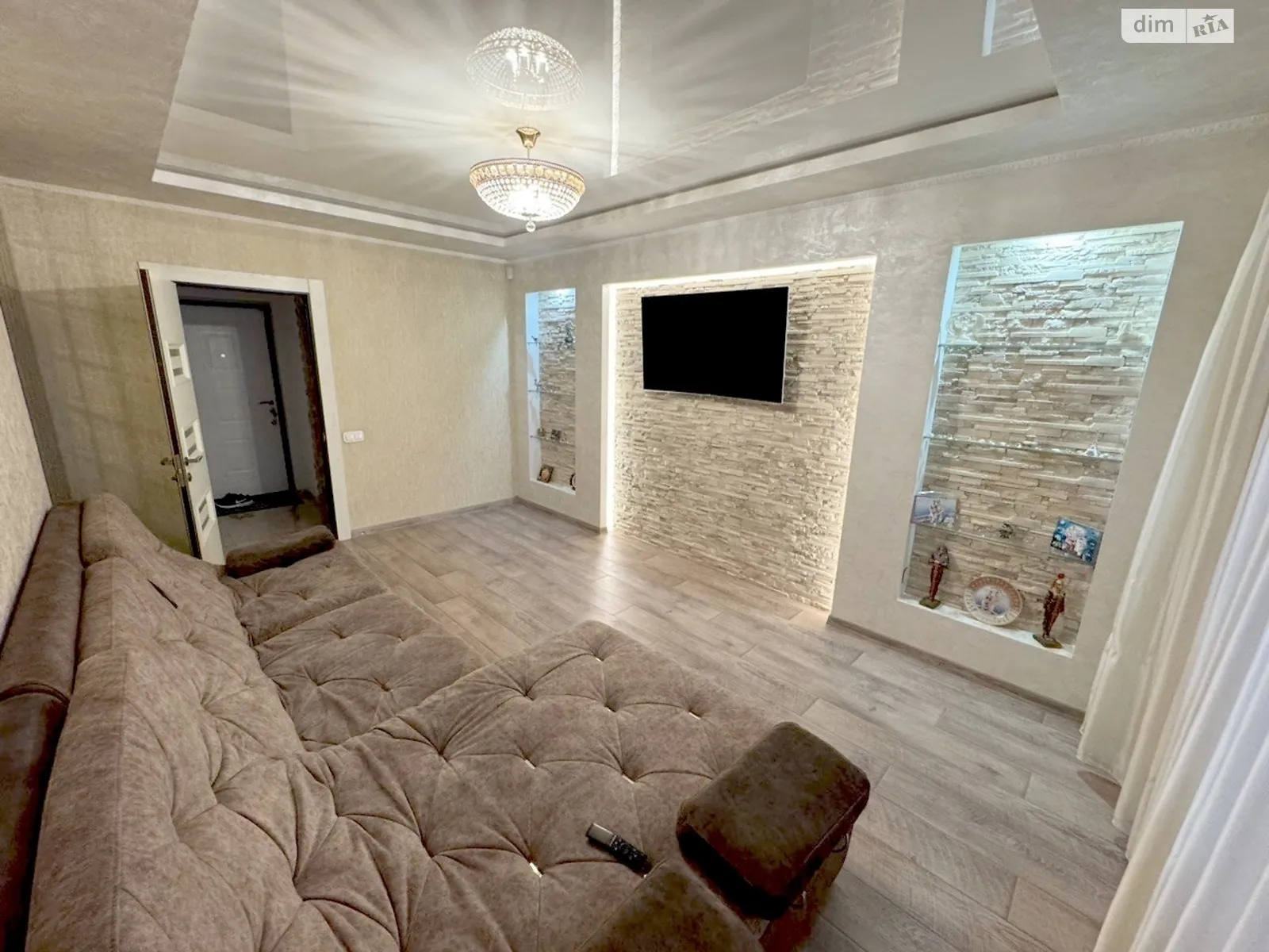 Продається 3-кімнатна квартира 100 кв. м у Києві, просп. Петра Григоренка, 28А - фото 1