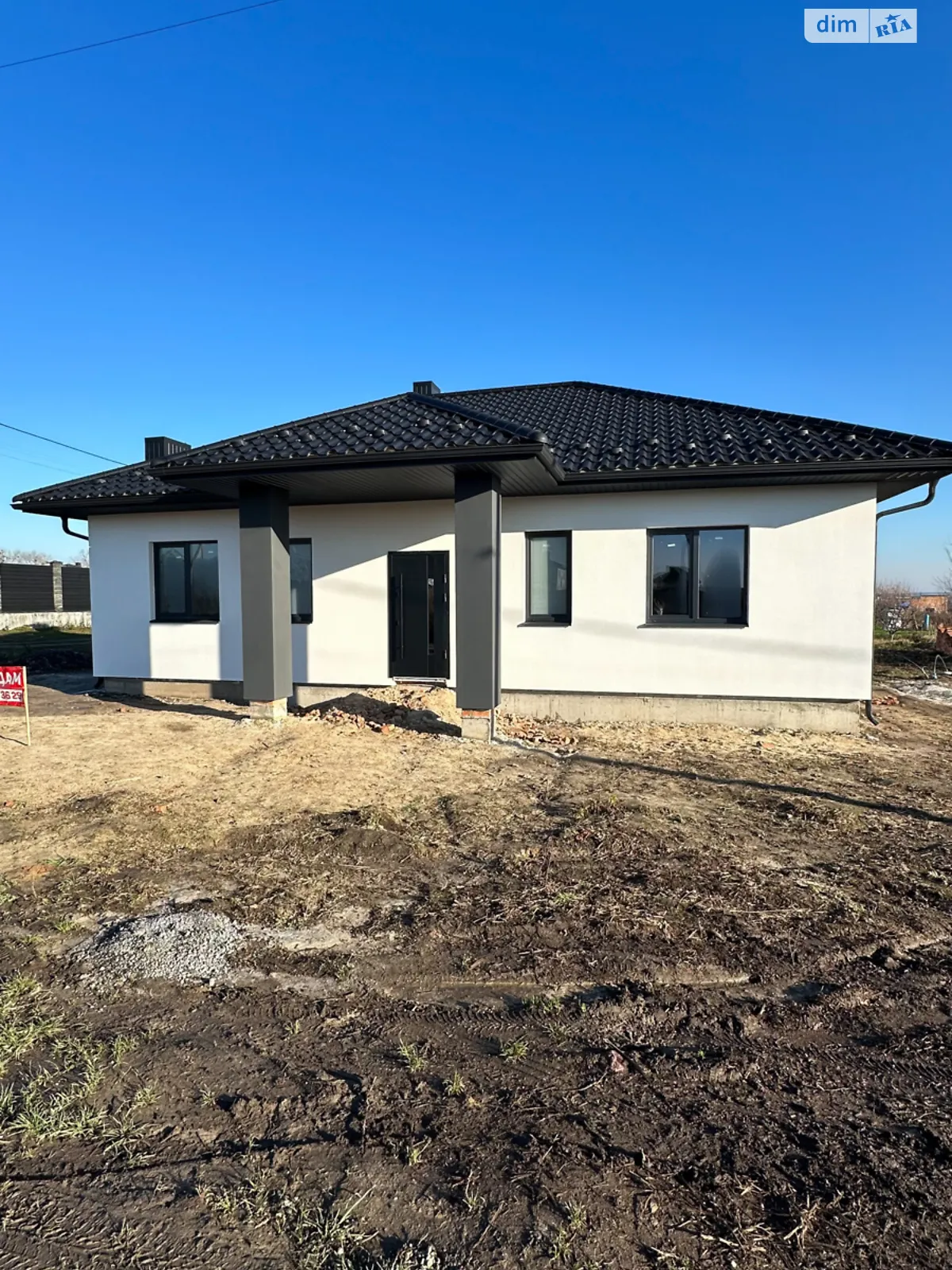 Продається одноповерховий будинок 103 кв. м з гаражем, цена: 63000 $ - фото 1