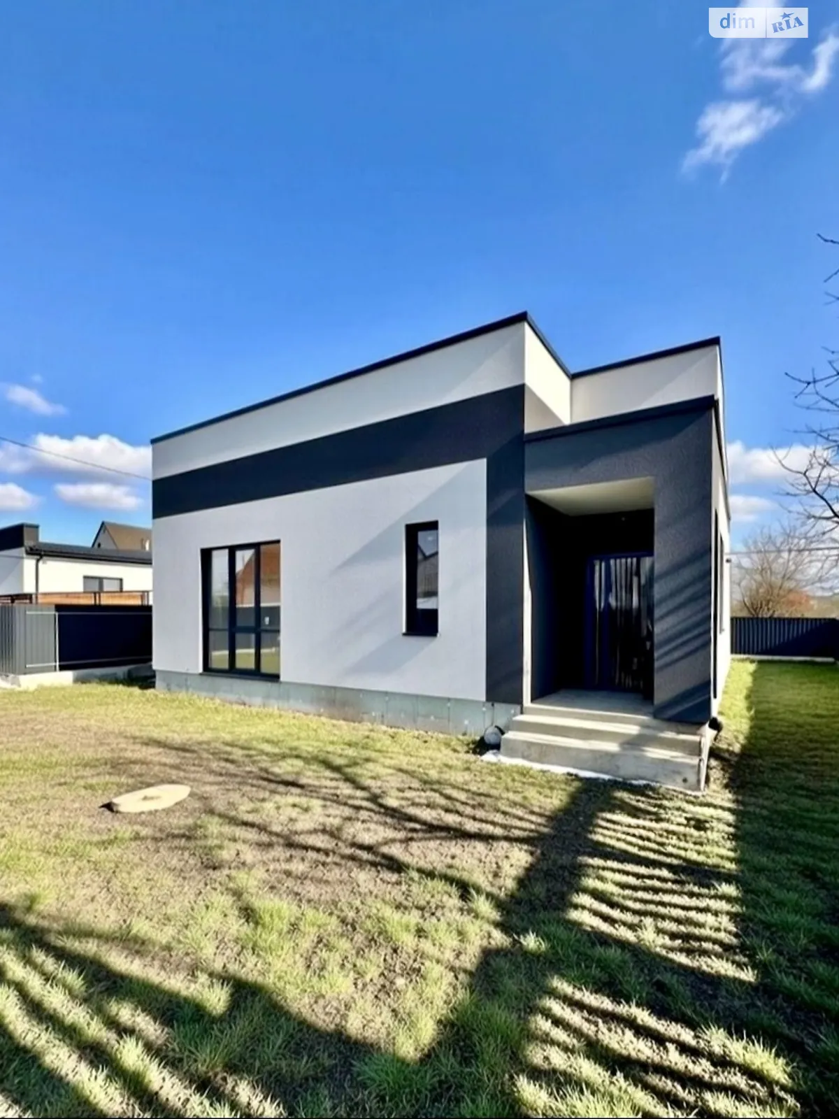 Продается одноэтажный дом 122 кв. м с гаражом, цена: 129900 $ - фото 1