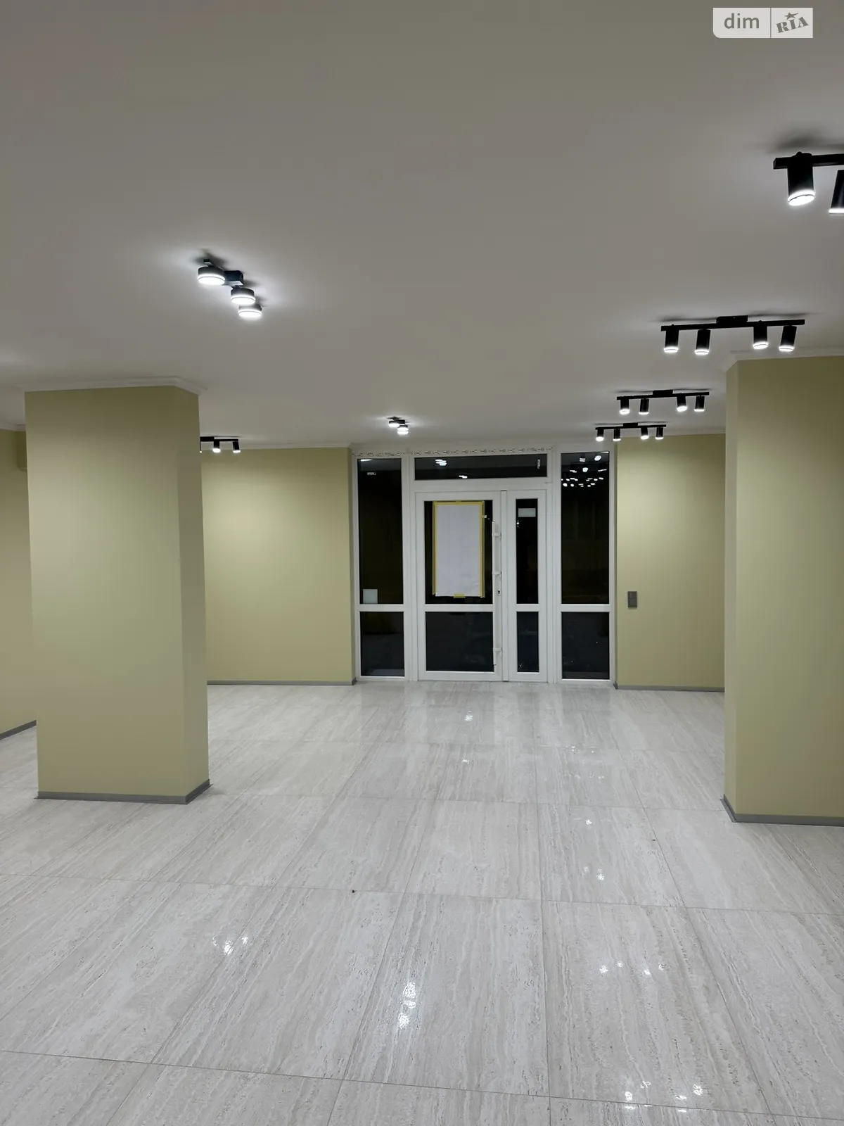 Сдается в аренду помещения свободного назначения 58 кв. м в 9-этажном здании, цена: 1500 $ - фото 1