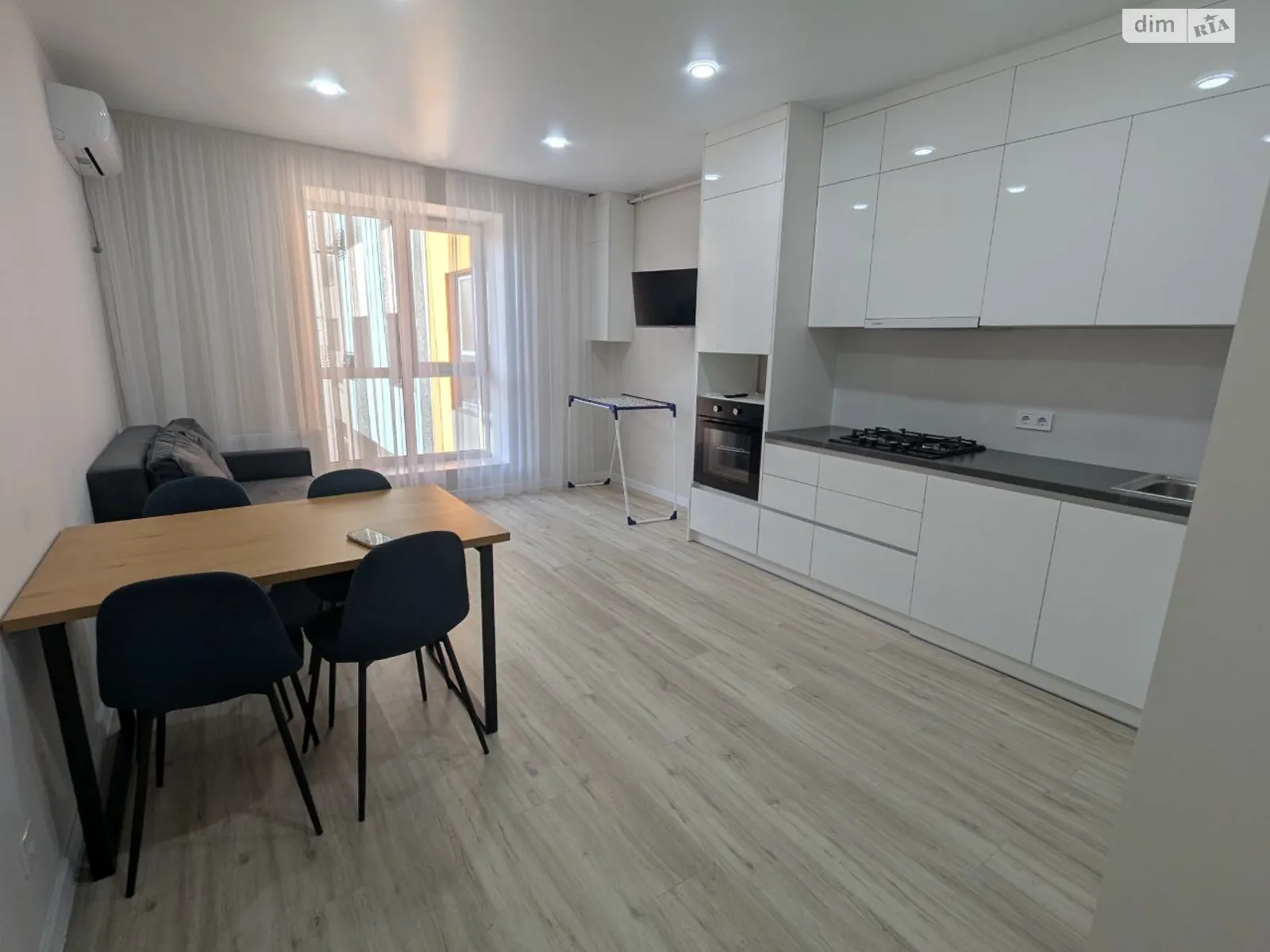 Сдается в аренду 1-комнатная квартира 43 кв. м в Ровно, ул. Студенческая, 24 - фото 1