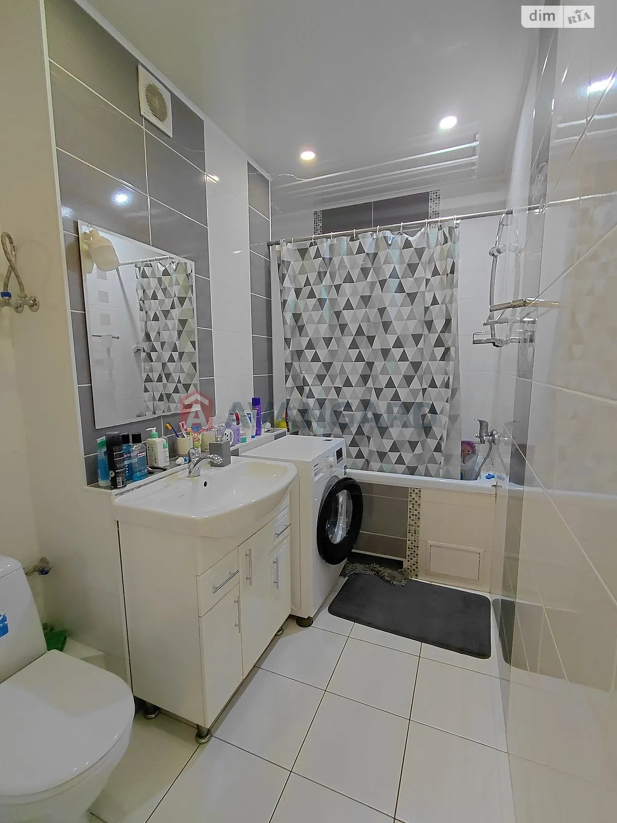 2-комнатная квартира 76 кв. м в Запорожье, ул. Владимира Украинца(Новокузнецкая) - фото 1