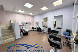 Продаж комерційного приміщення, Чернівці, р‑н. Шевченківський, Конституційна (28 червня) вулиця, буд. 12