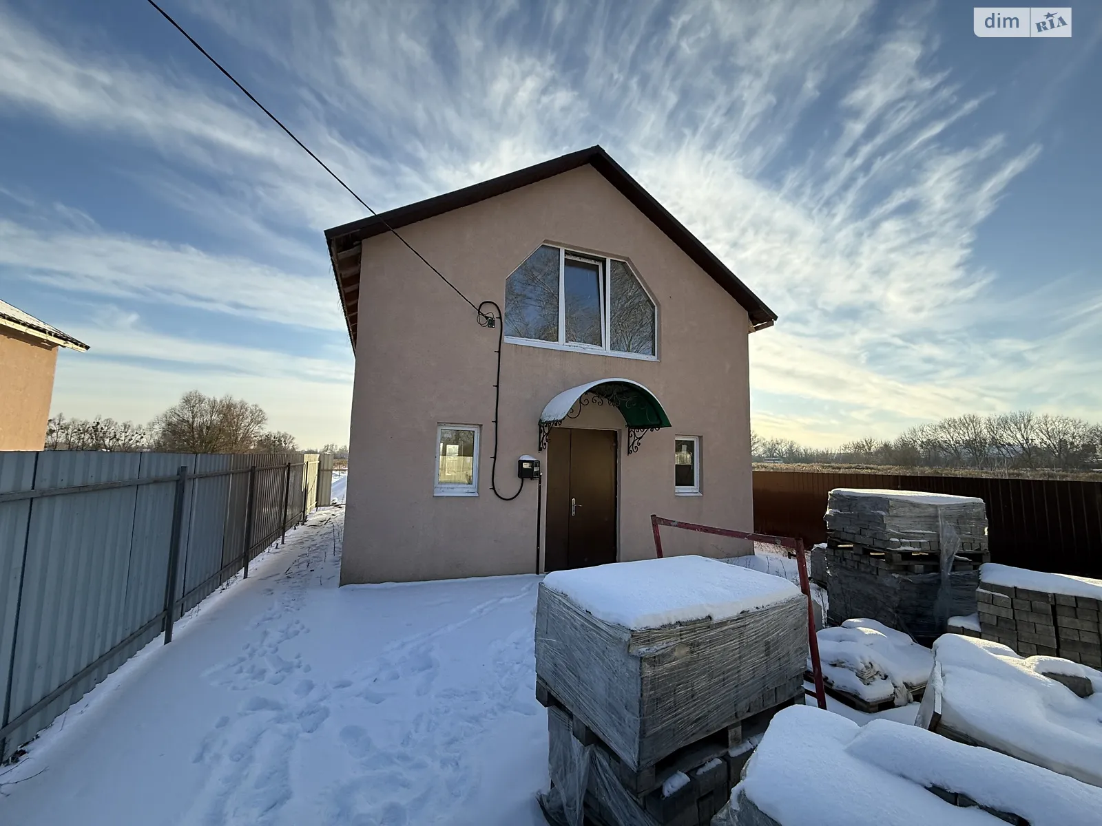 Продается дом на 2 этажа 90 кв. м с садом, цена: 45000 $ - фото 1