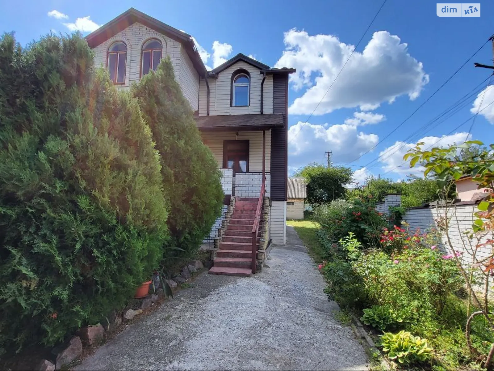 Продается дом на 2 этажа 256.7 кв. м с садом, цена: 160000 $ - фото 1
