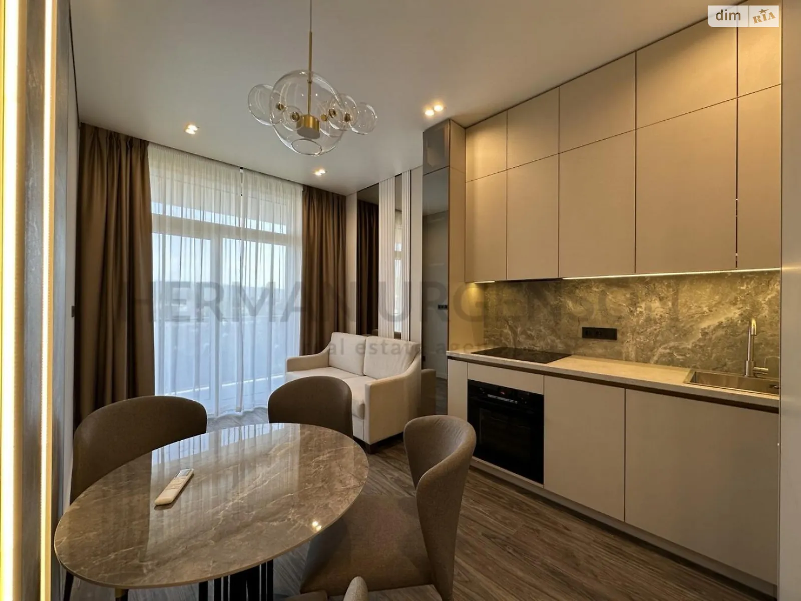 Сдается в аренду 1-комнатная квартира 40 кв. м в Ужгороде, ул. Русская - фото 1