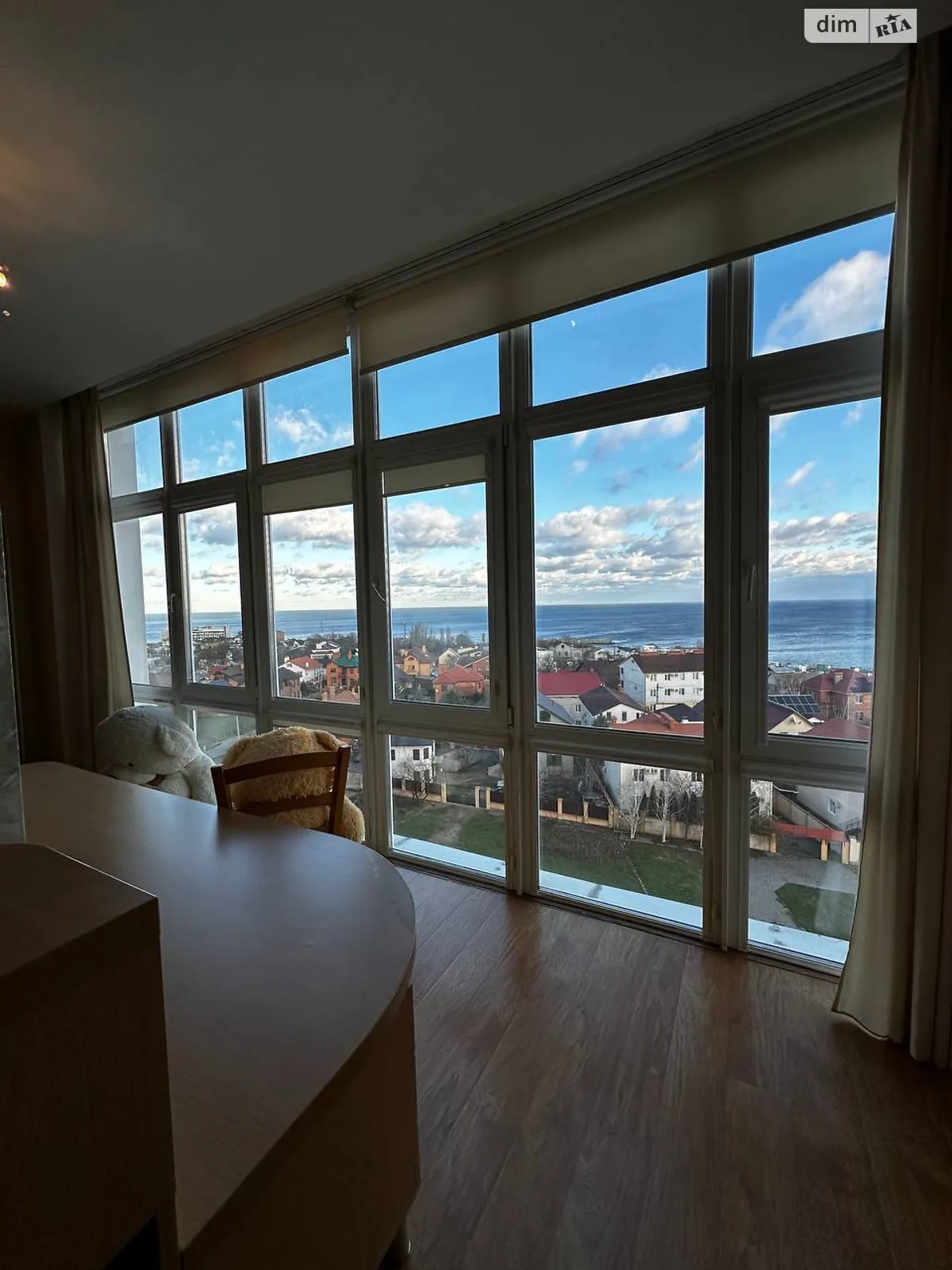 Продается 2-комнатная квартира 79.6 кв. м в Черноморске, ул. Парковая, 50 - фото 1