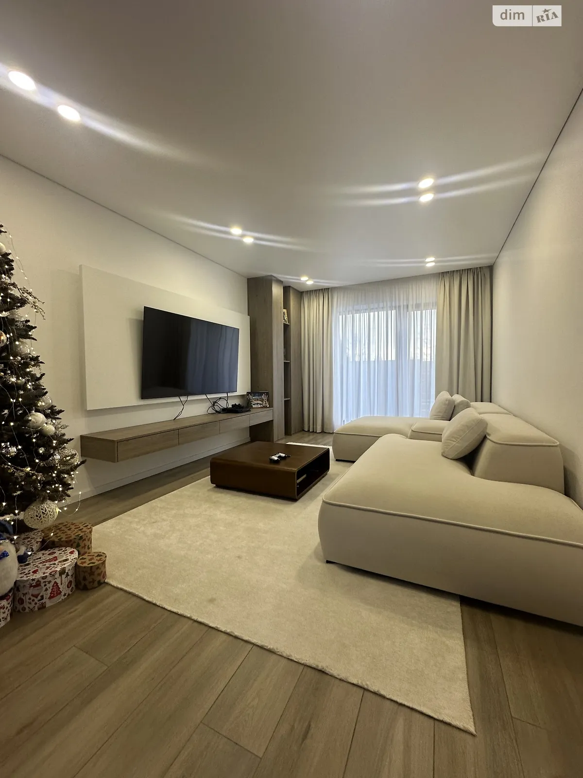 Продается дом на 2 этажа 160 кв. м с подвалом, цена: 120000 € - фото 1