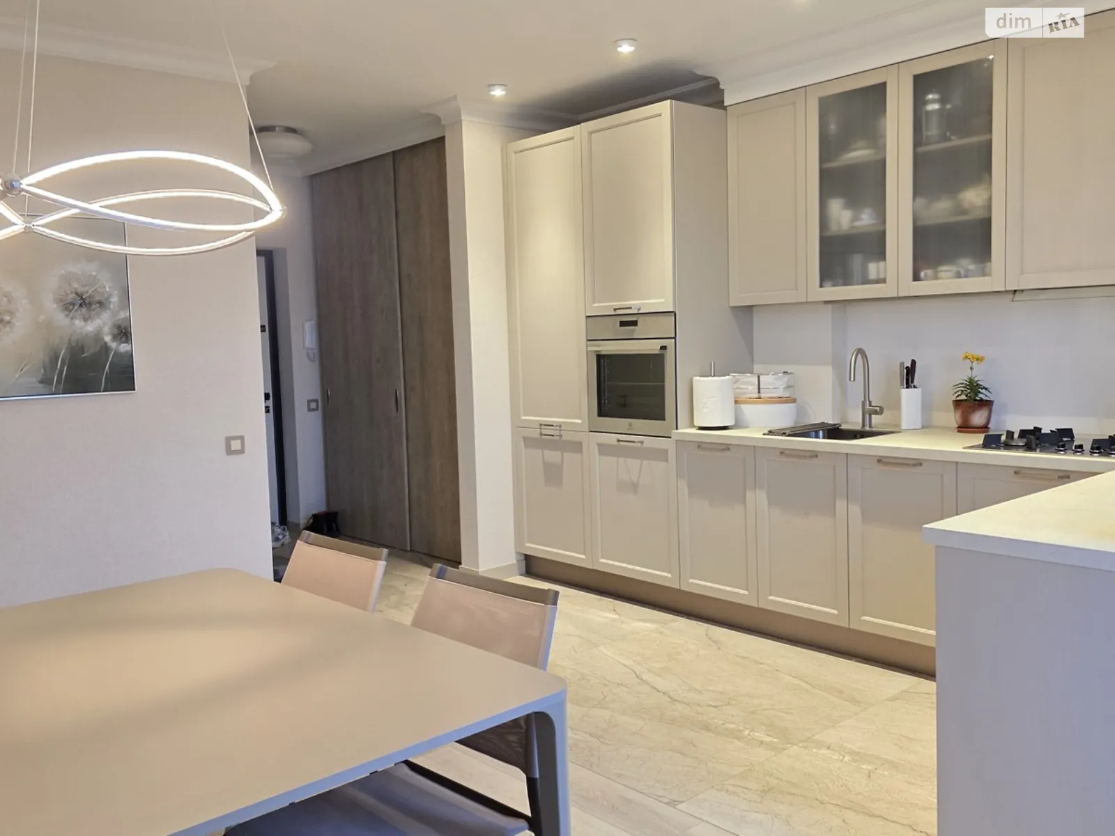 Продается 2-комнатная квартира 61.2 кв. м в Ивано-Франковске, ул. Микитинецкая, 2А - фото 1