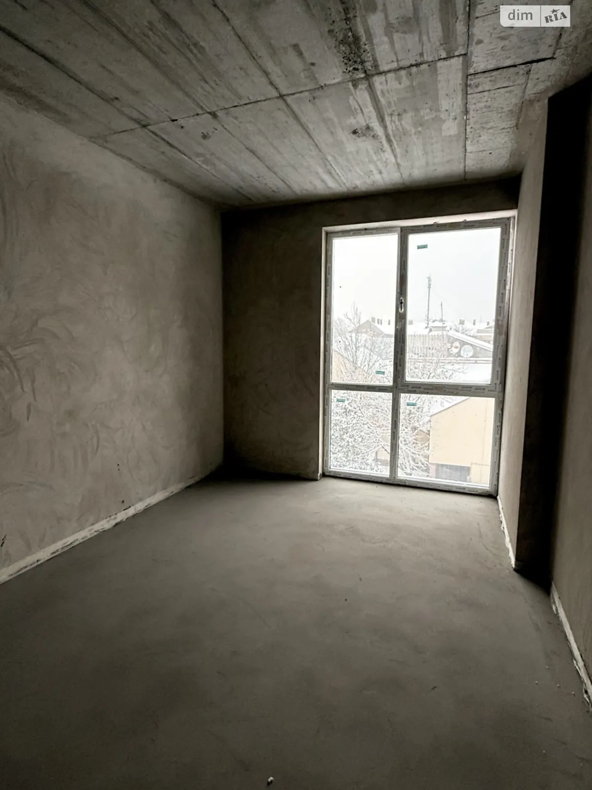 Продается 1-комнатная квартира 42 кв. м в Ужгороде, ул. Русская, 13 - фото 1