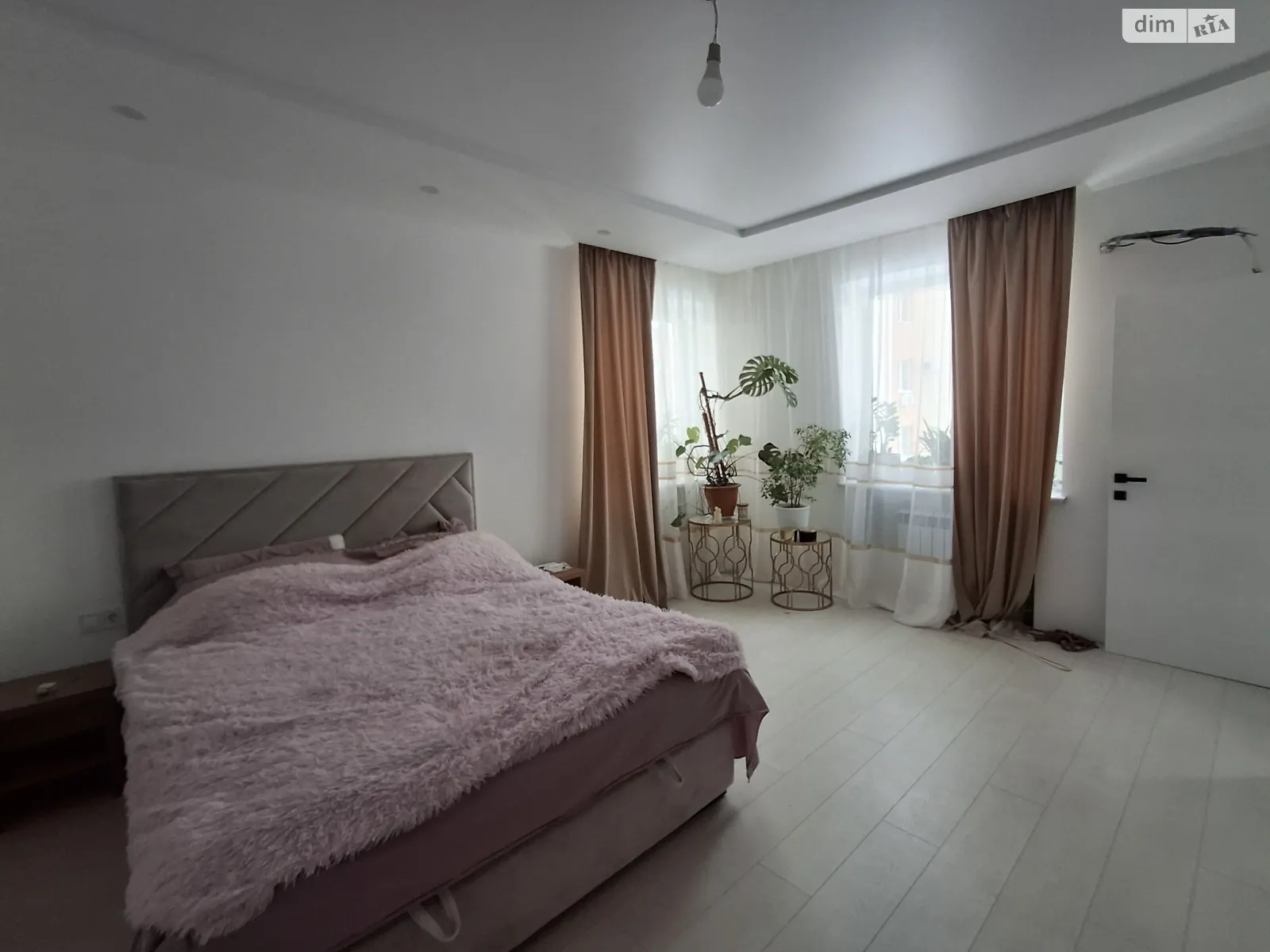 Продается 1-комнатная квартира 54 кв. м в, цена: 82000 $ - фото 1