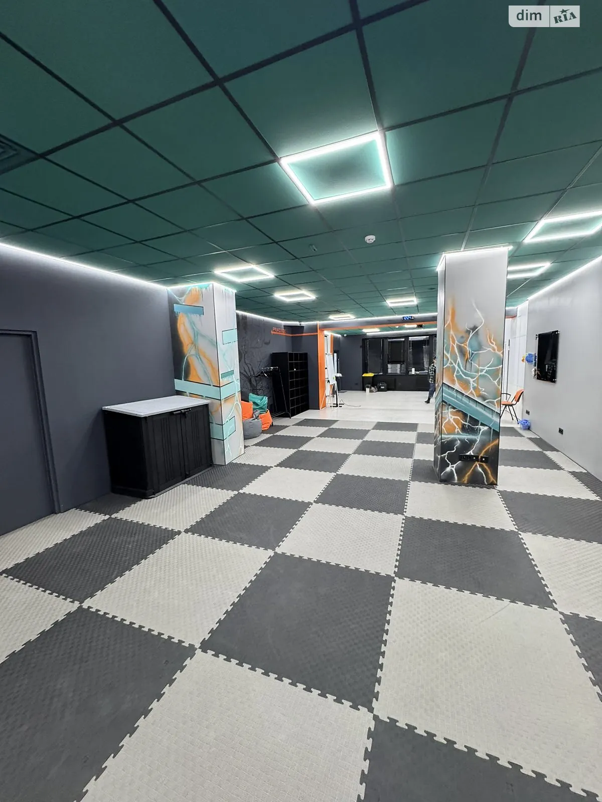 Сдается в аренду офис 150 кв. м в бизнес-центре, цена: 45000 грн - фото 1