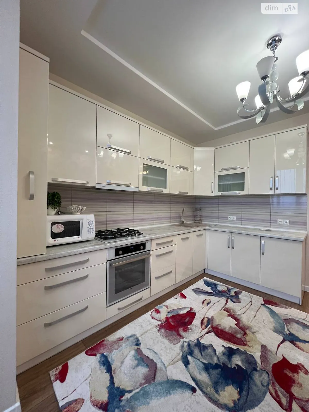 Сдается в аренду 2-комнатная квартира 68 кв. м в Ивано-Франковске, ул. Пулюя И. - фото 1