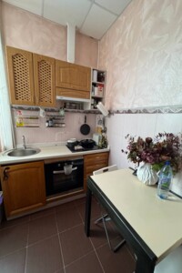 Продажа квартиры, Киев, р‑н. Подол, ст.м. Тараса Шевченко, Юрковская улица, дом 37