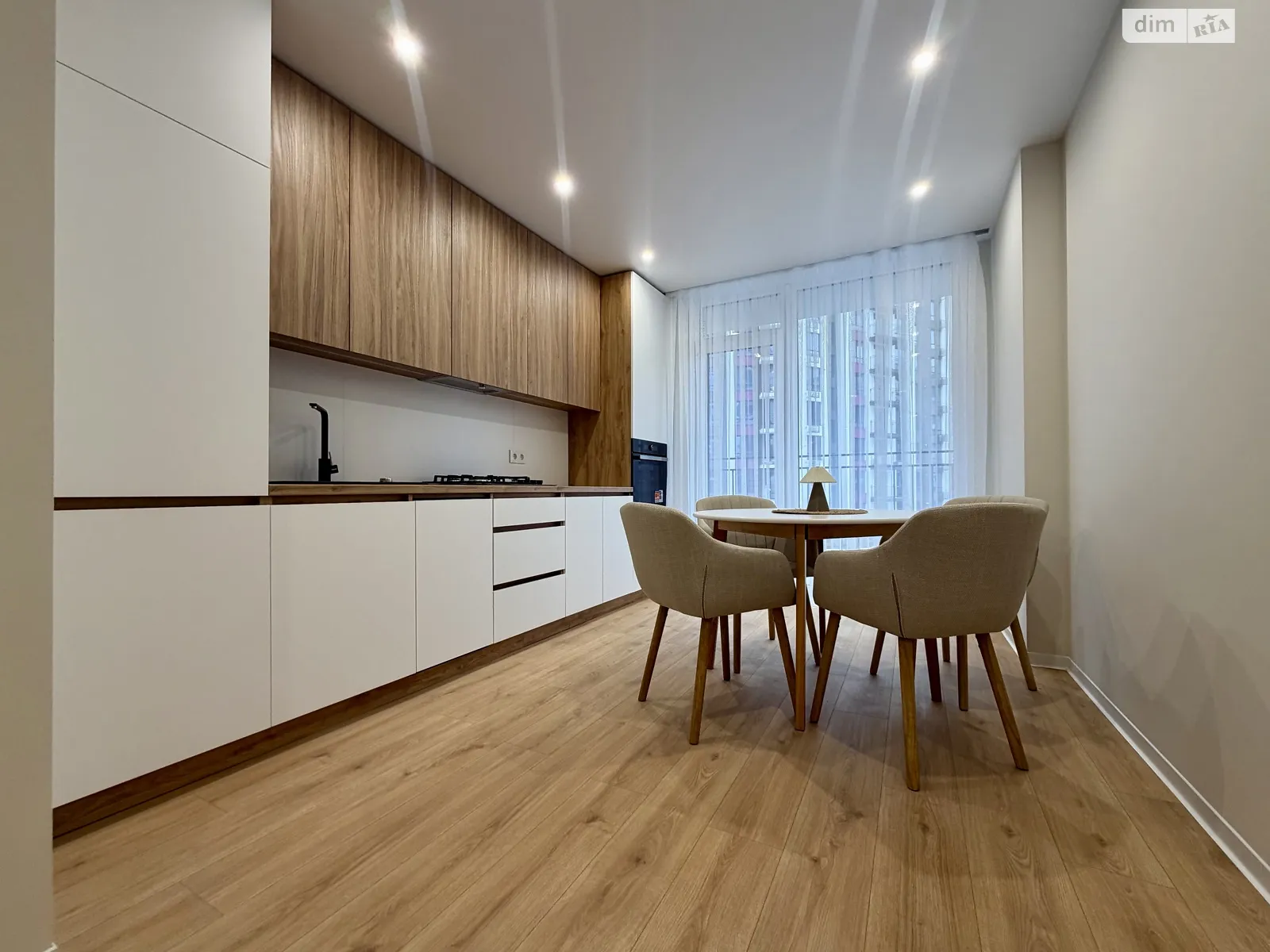 Продается 1-комнатная квартира 42 кв. м в Ивано-Франковске, ул. Юліана Пелеша(Крайковского), 3 корпус 7 - фото 1