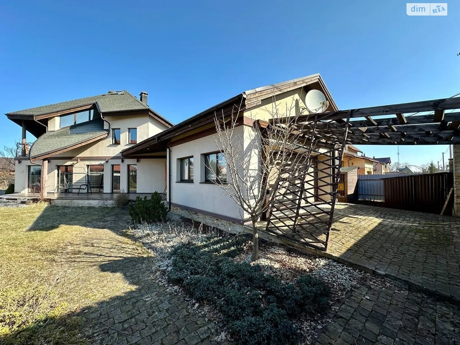 Продается дом на 3 этажа 270 кв. м с мансардой, цена: 368000 $ - фото 1