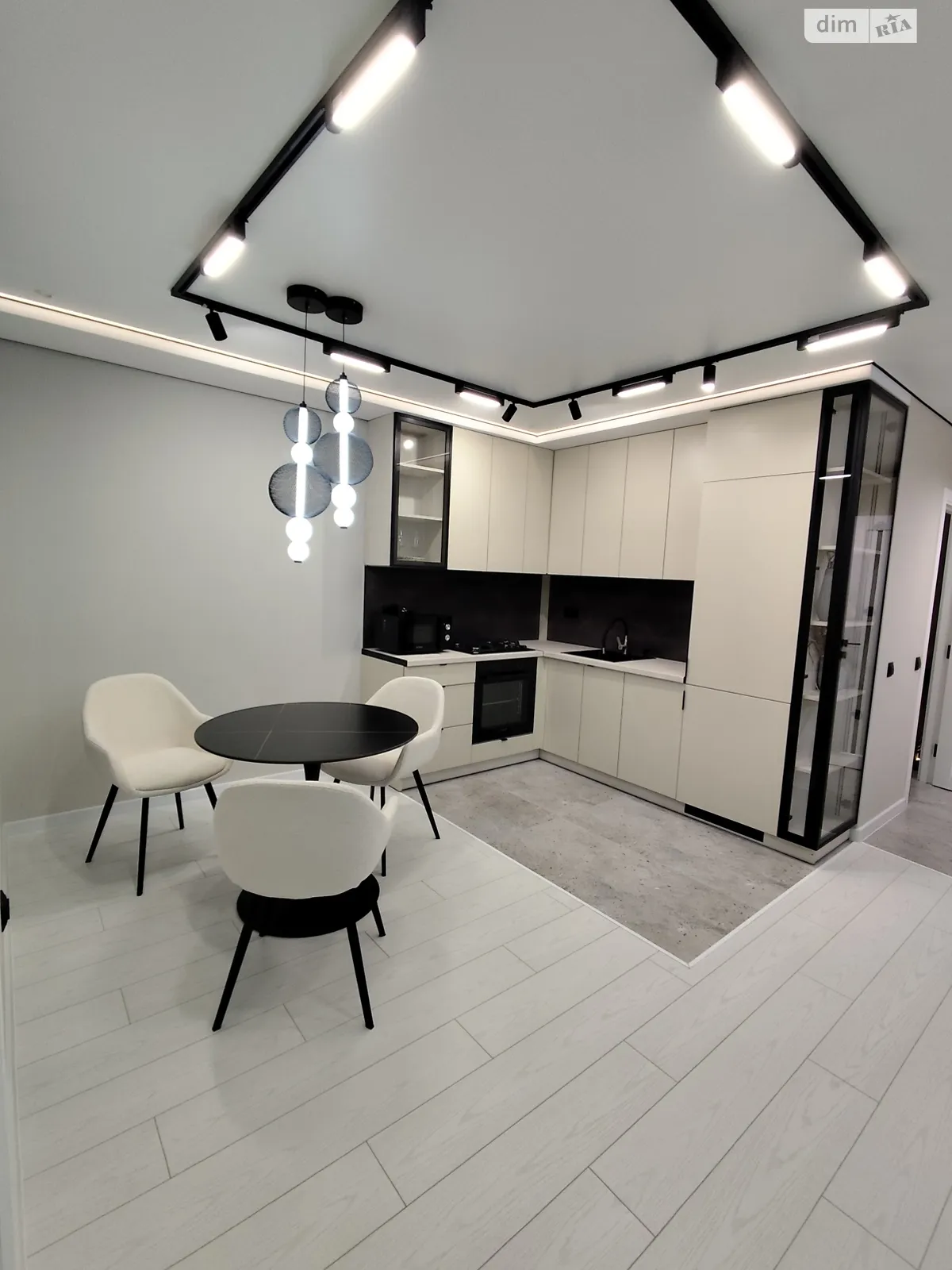 2-кімнатна квартира 62 кв. м у Тернополі, вул. Київська, 9Д - фото 1