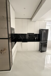 Долгосрочная аренда таунхауса, Закарпатская, Минай, Ужанская улица, дом 33