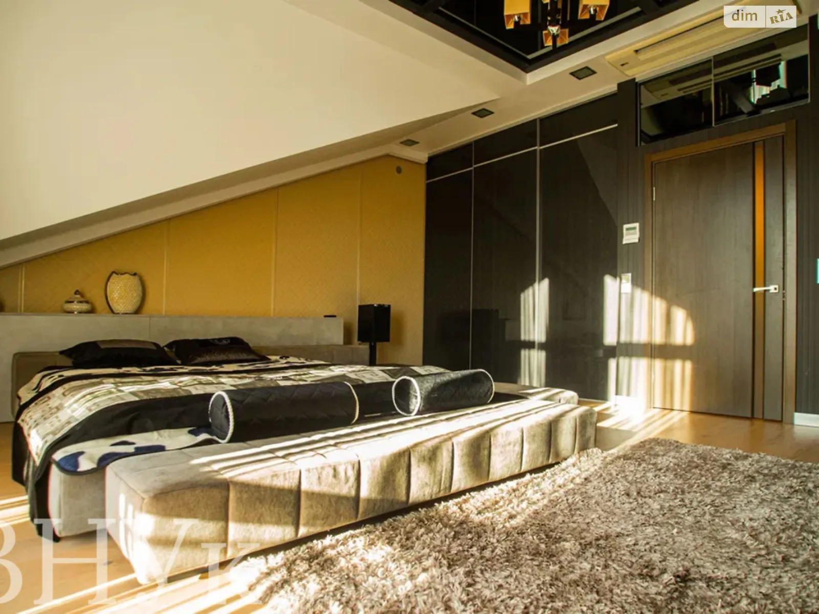 Продається 2-кімнатна квартира 112 кв. м у Ужгороді, вул. Собранецька - фото 1