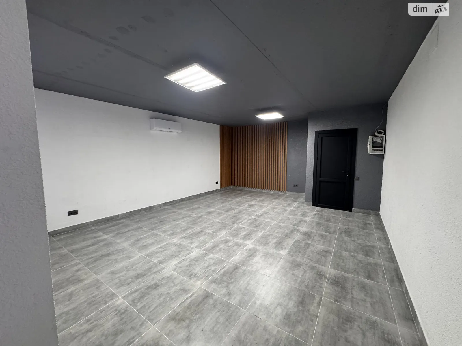 Сдается в аренду помещения свободного назначения 34 кв. м в 10-этажном здании, цена: 10000 грн - фото 1