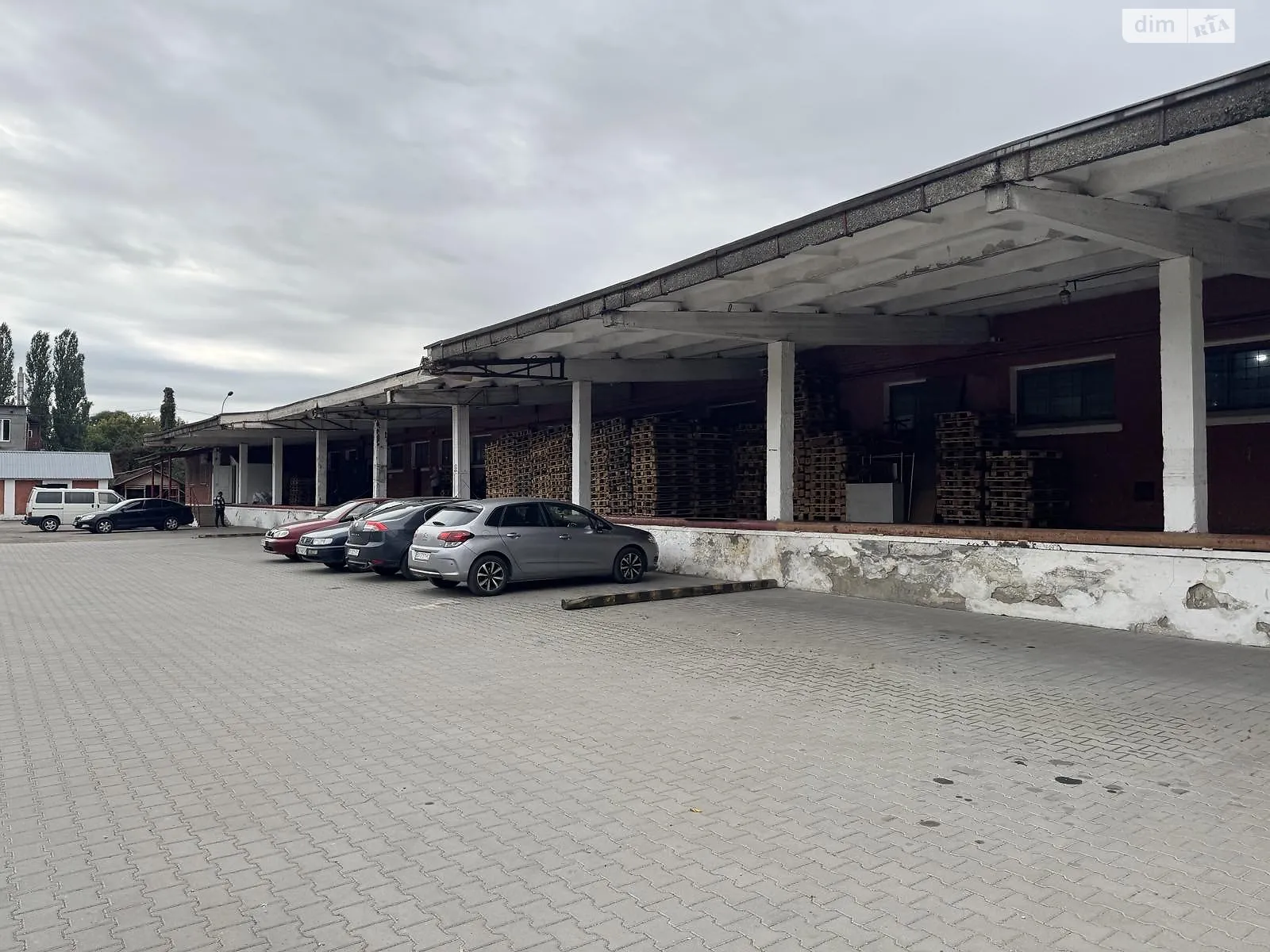 Сдается в аренду объект сферы услуг 540 кв. м в 1-этажном здании, цена: 70200 грн - фото 1