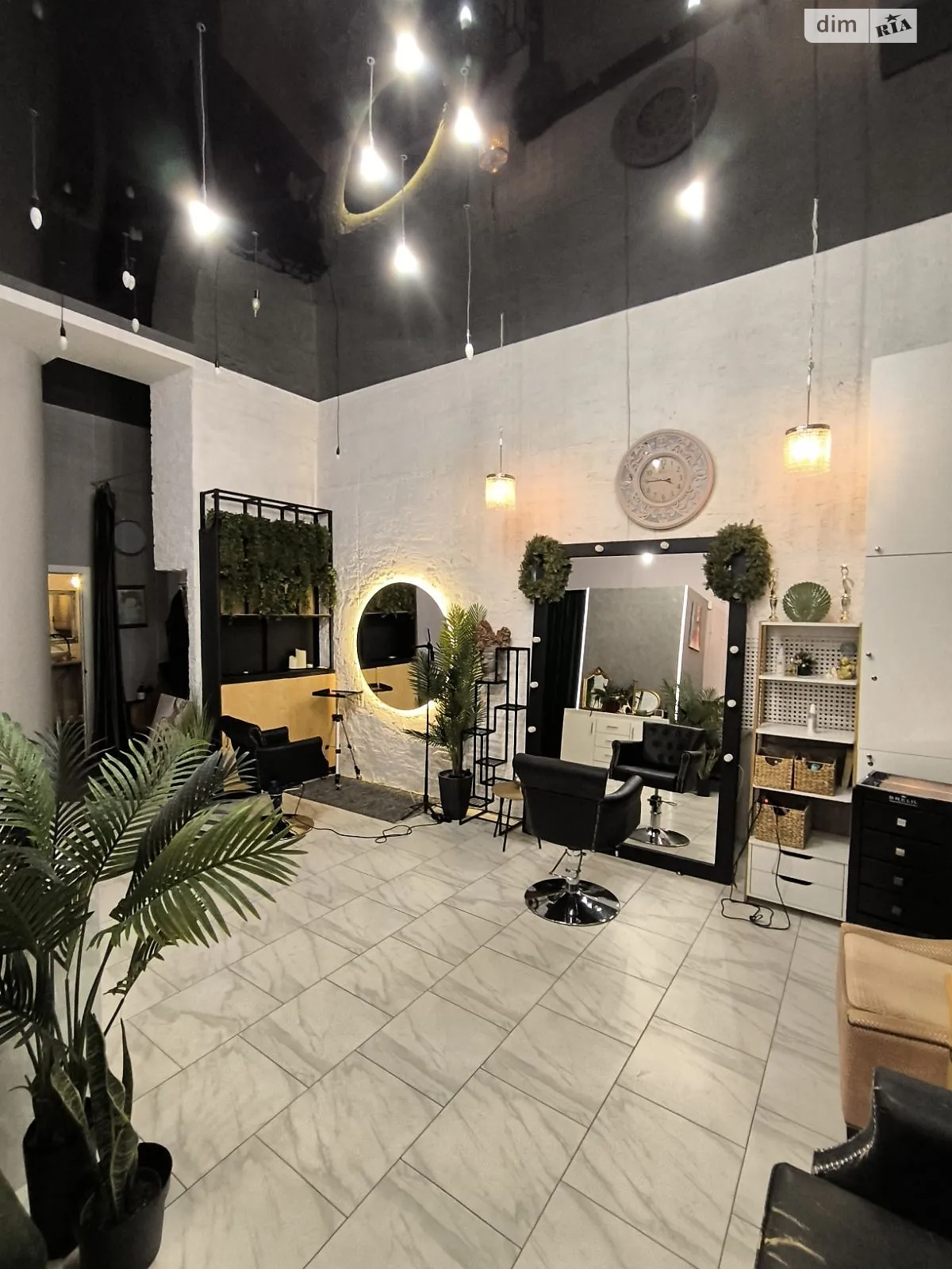 Продается помещения свободного назначения 42 кв. м в 4-этажном здании, цена: 80000 $ - фото 1