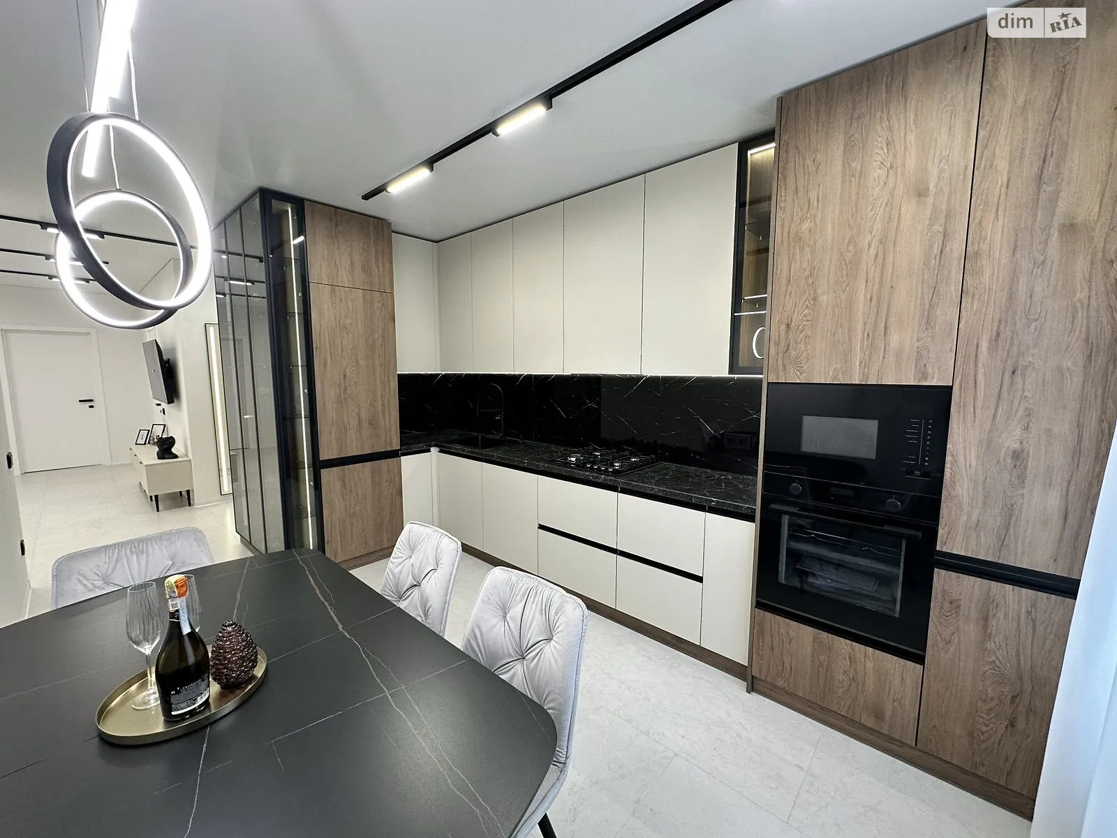 Продается 3-комнатная квартира 91 кв. м в Криховцах, ул. Приозерная, 42 - фото 1