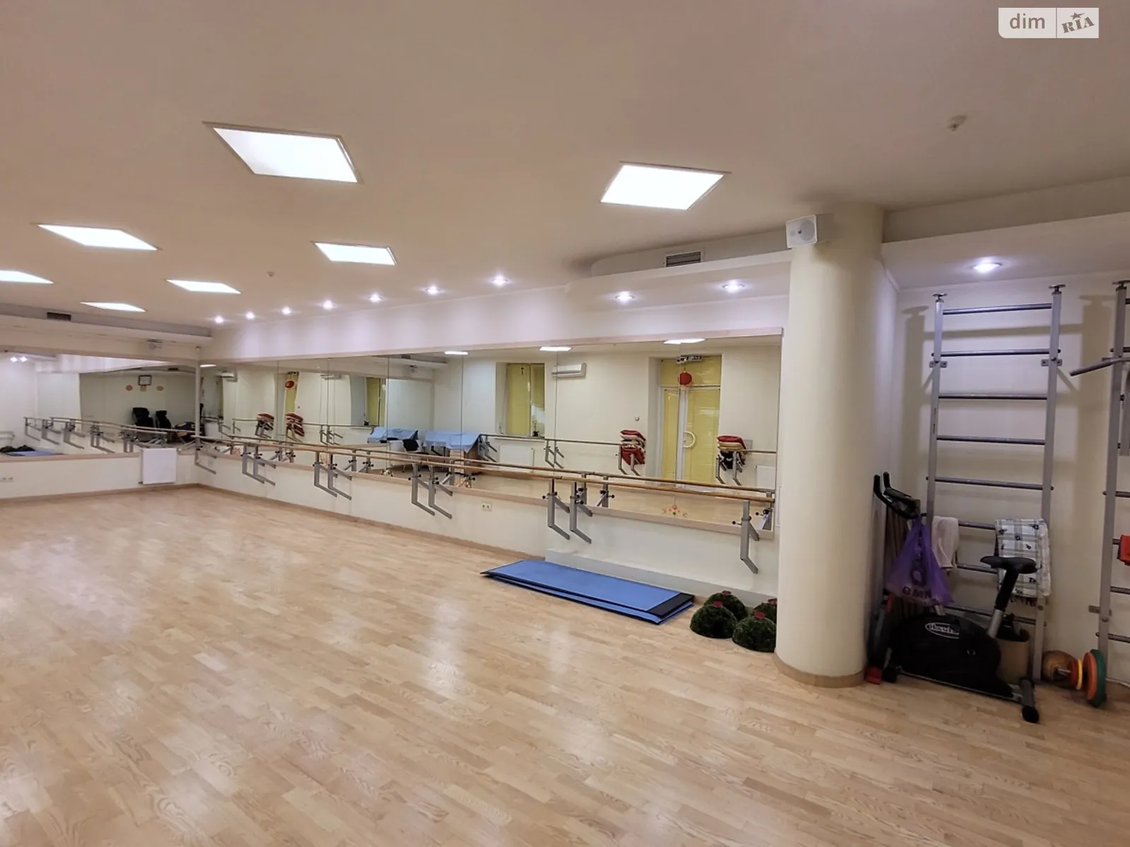 Продается помещения свободного назначения 211.6 кв. м в 10-этажном здании, цена: 250000 $ - фото 1