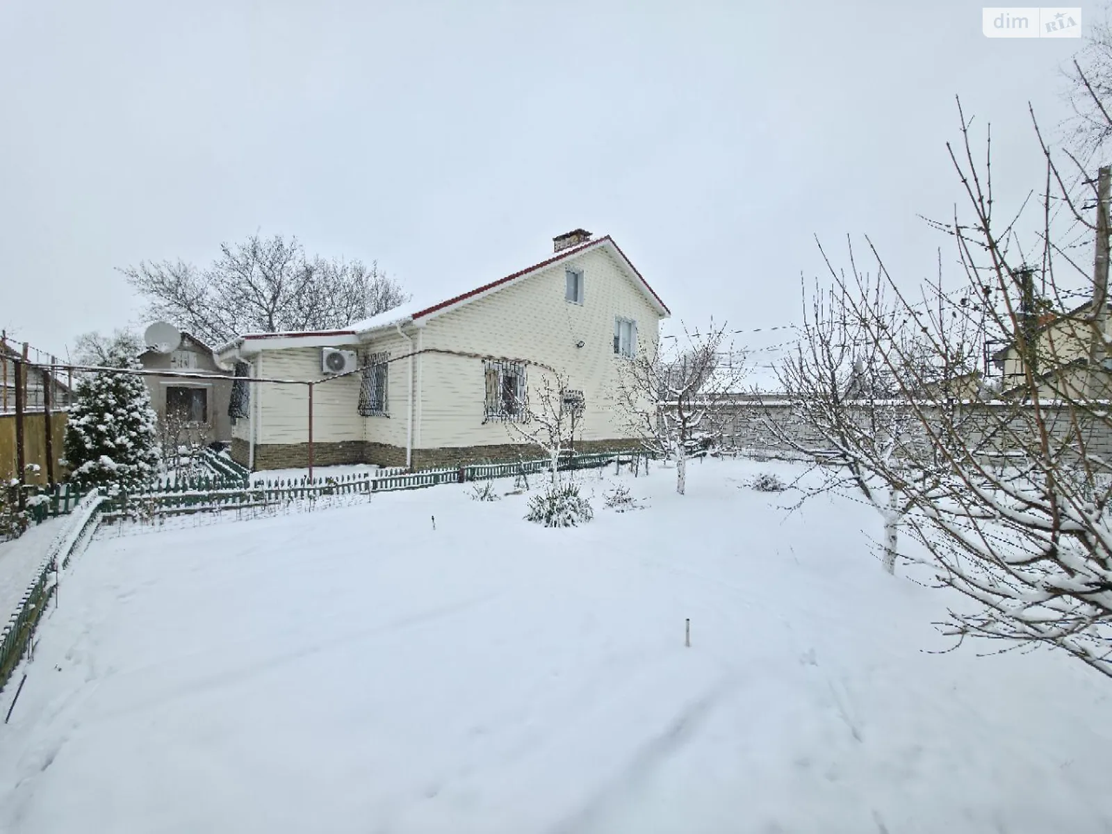 Продается дом на 2 этажа 118.5 кв. м с гаражом, цена: 120000 $ - фото 1