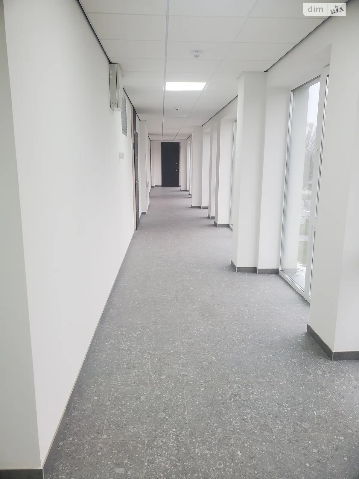 Продается 3-комнатная квартира 69 кв. м в Днепре, ул. Индустриальная - фото 1