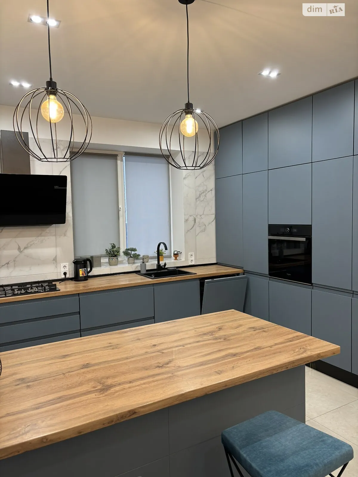 Сдается в аренду дом на 2 этажа 120 кв. м с баней/сауной, цена: 1400 $ - фото 1