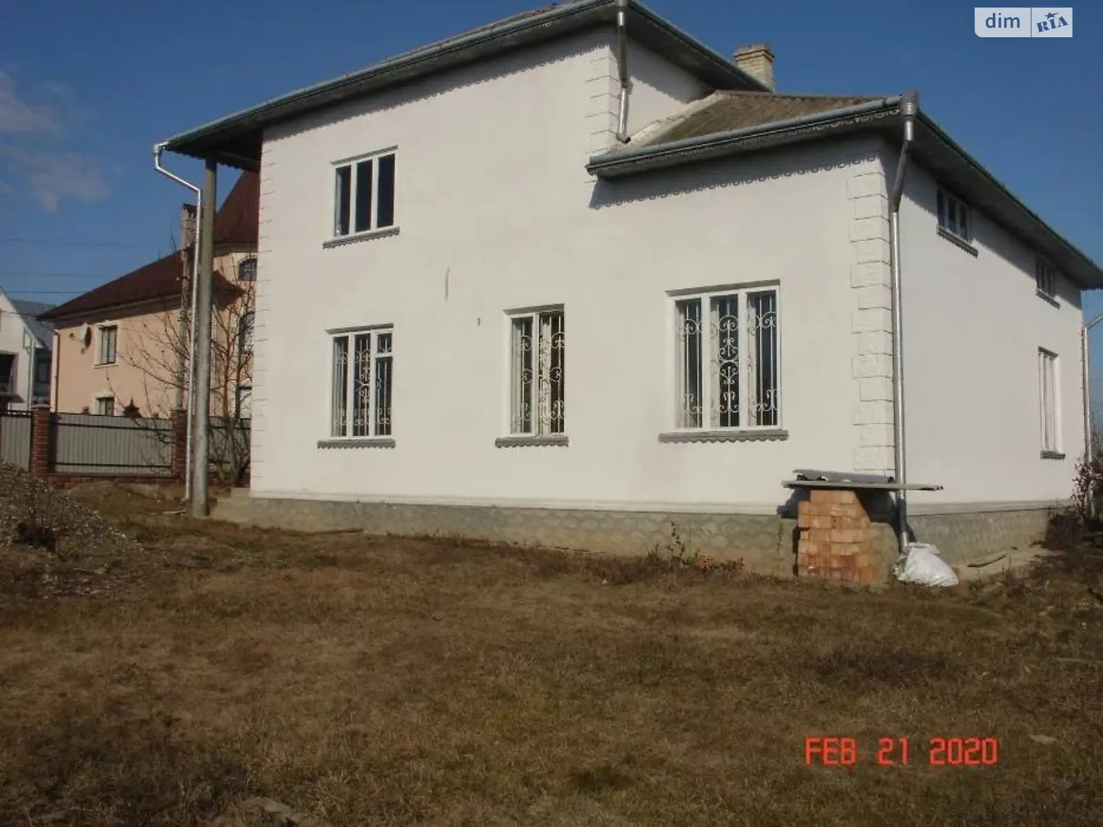 Продается дом на 2 этажа 260 кв. м с садом, цена: 55000 $ - фото 1