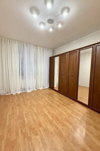 Продаж квартири, Львівська, Зимна Вода, Тичини вулиця