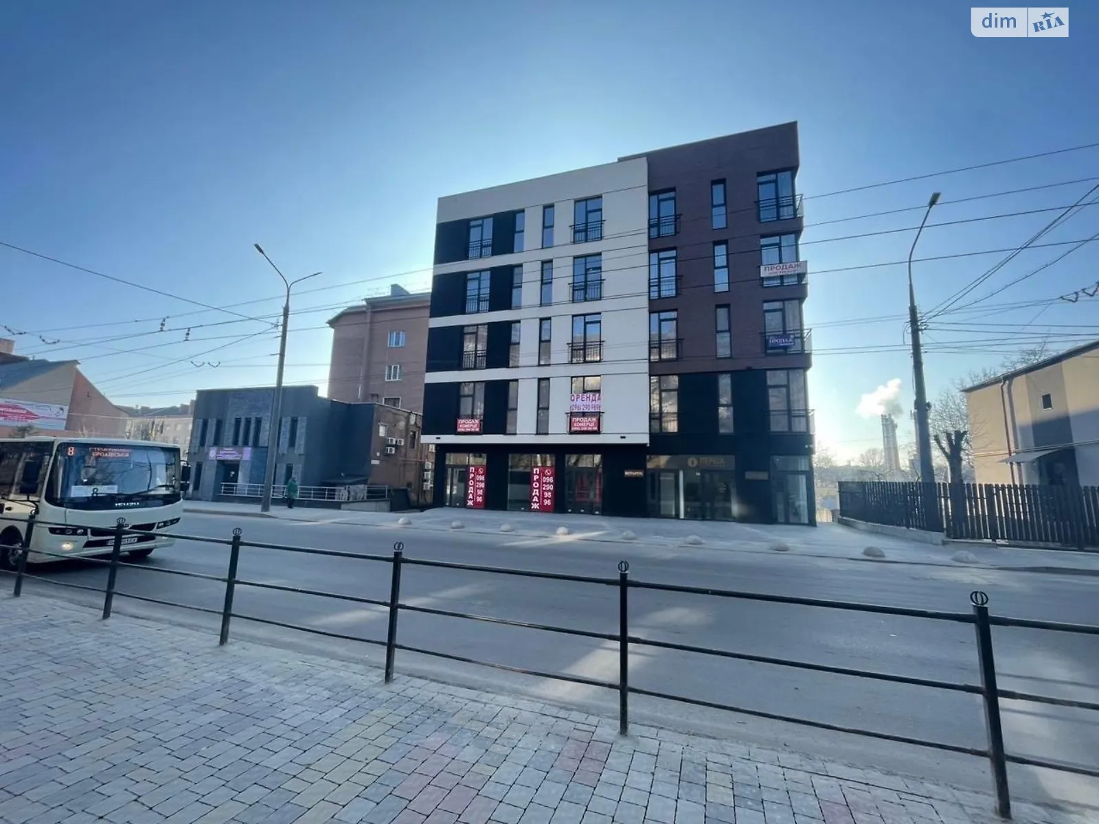 Продается офис 39 кв. м в бизнес-центре, цена: 75000 $ - фото 1