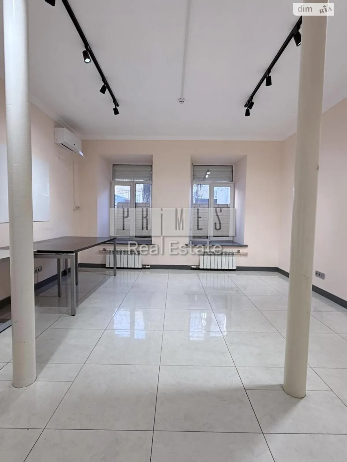 Продается офис 119.4 кв. м в бизнес-центре, цена: 265000 $ - фото 1