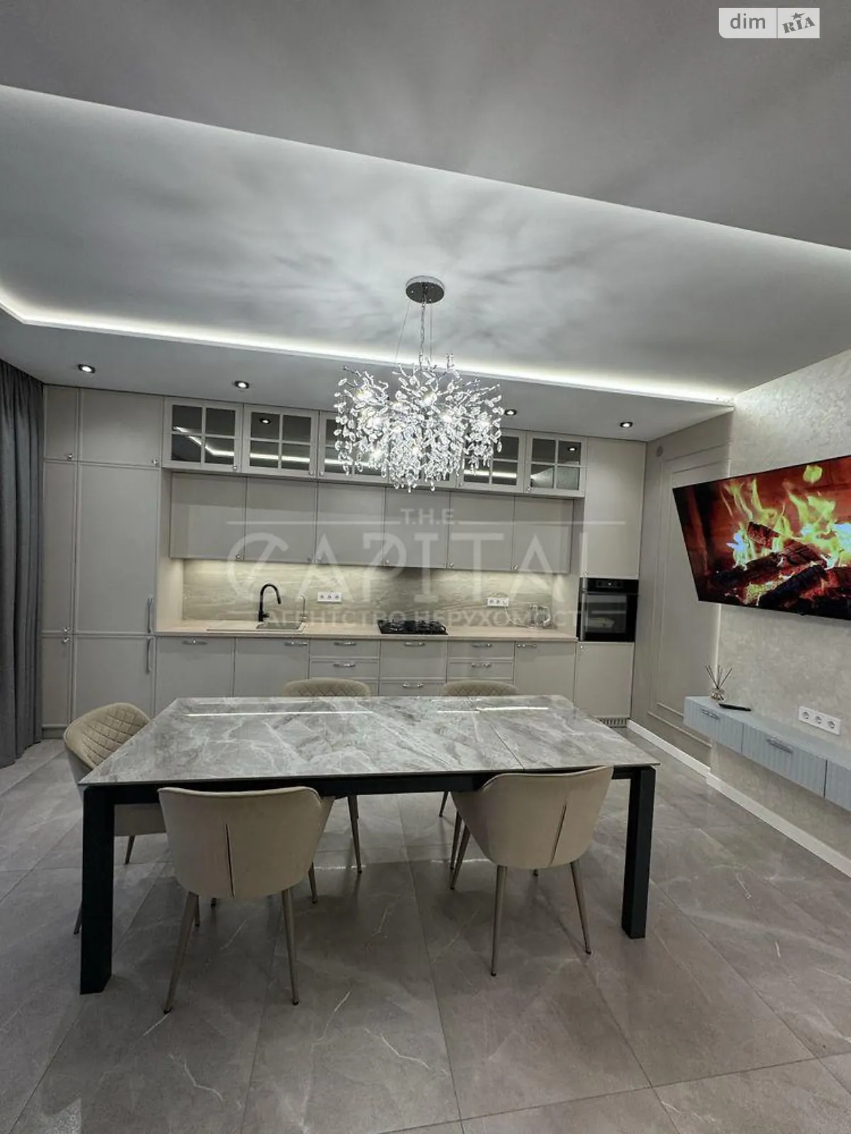 Сдается в аренду дом на 2 этажа 150 кв. м с гаражом, цена: 2500 $ - фото 1