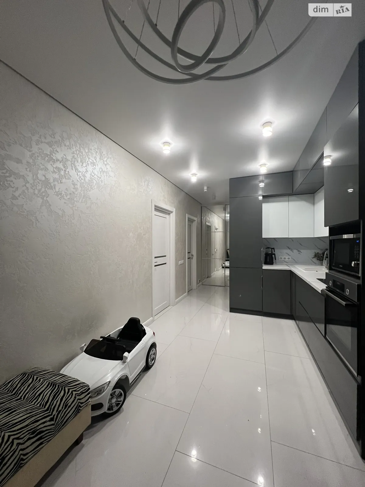 Продается 1-комнатная квартира 41.2 кв. м в Василькове, ул. Декабристов - фото 1