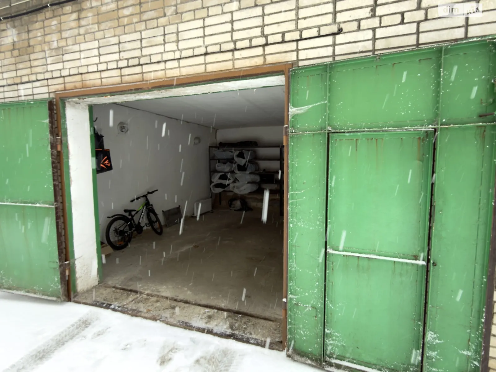 Продается отдельно стоящий гараж универсальный на 30 кв. м, цена: 19991 $ - фото 1