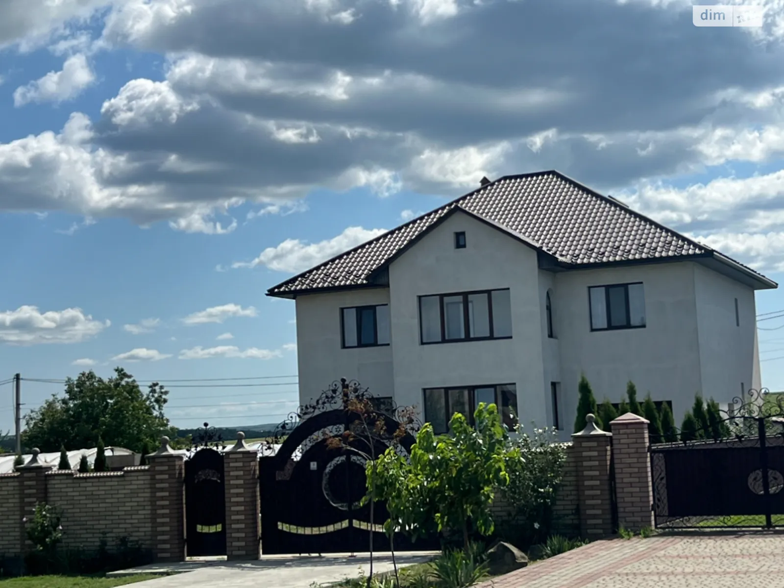 Продается дом на 2 этажа 298 кв. м с террасой, цена: 270000 $ - фото 1