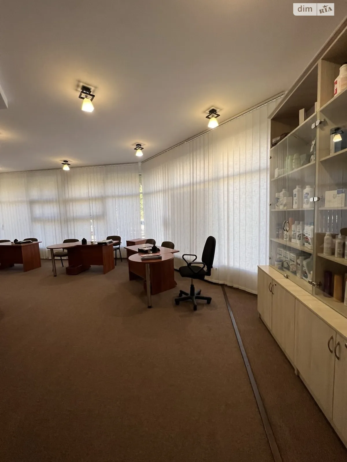 Сдается в аренду офис 125 кв. м в бизнес-центре, цена: 25000 грн - фото 1