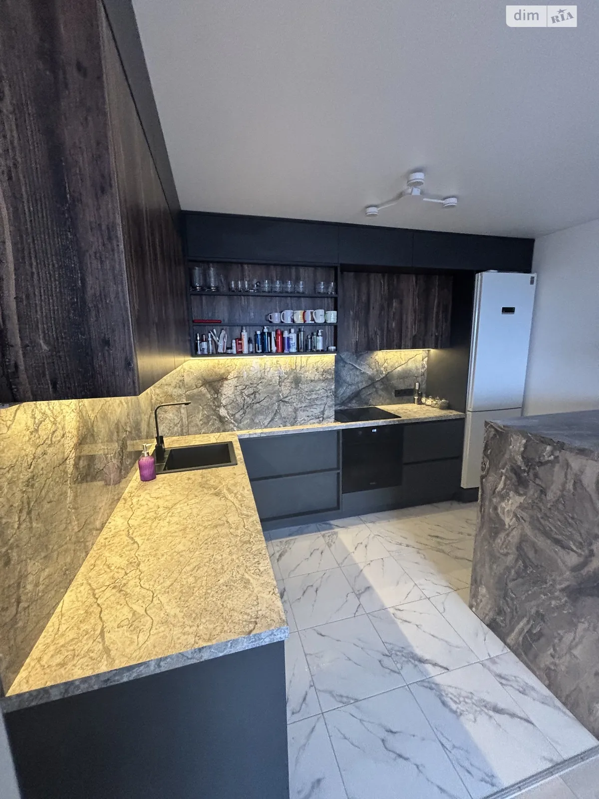 1-комнатная квартира 38 кв. м в Запорожье, просп. Соборный - фото 1