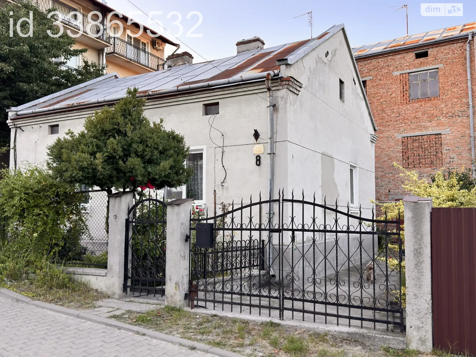 Продается дом на 3 этажа 367.2 кв. м с бассейном, цена: 257000 $ - фото 1