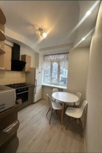 Долгосрочная аренда квартиры, Киев, р‑н. Паньковщина, ст.м. Вокзальная, Саксаганского улица, дом 85