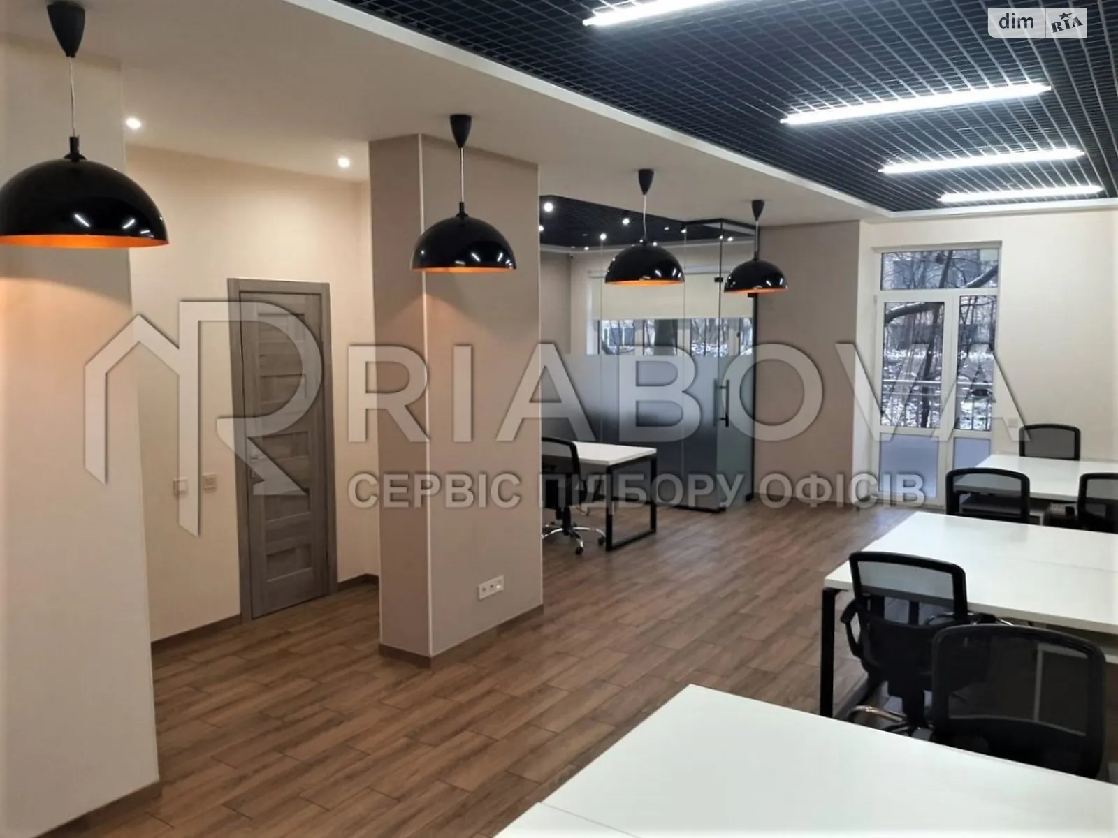 Сдается в аренду офис 65 кв. м в бизнес-центре, цена: 1500 $ - фото 1
