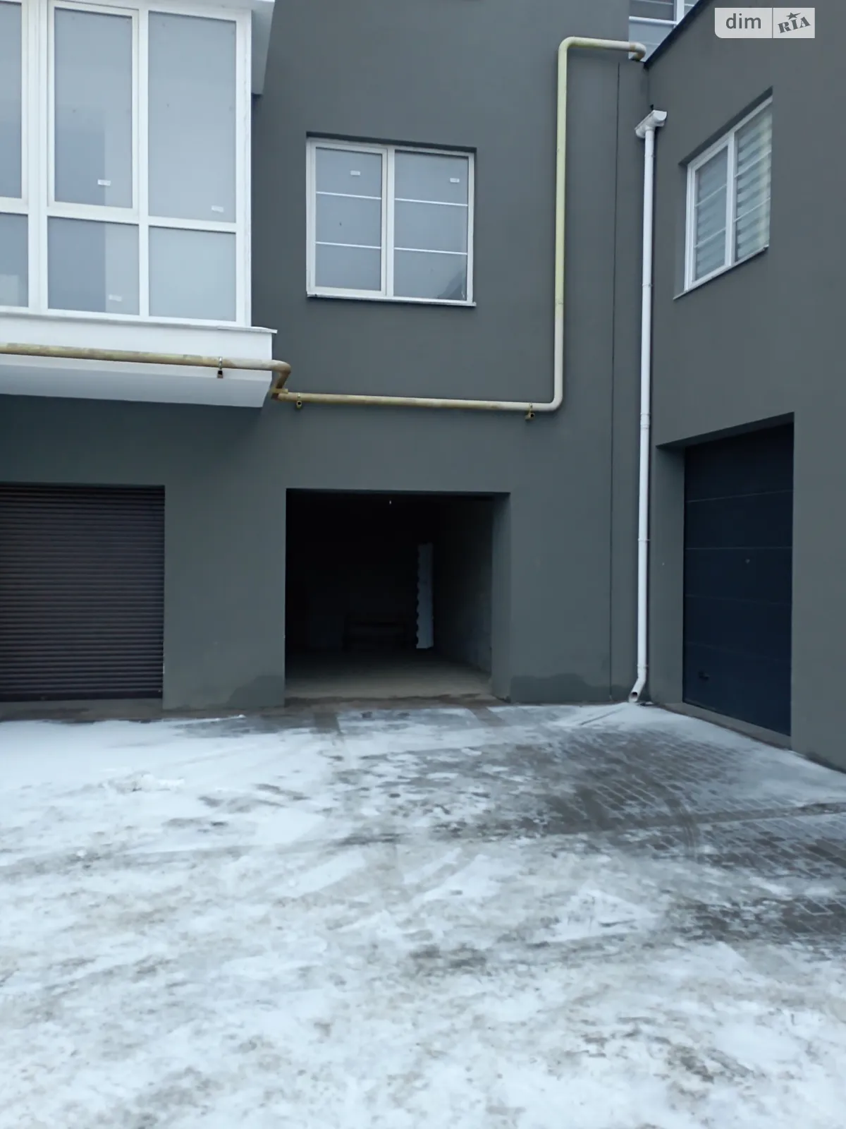 Сдается в аренду отдельно стоящий гараж под легковое авто на 21.4 кв. м, цена: 3200 грн - фото 1