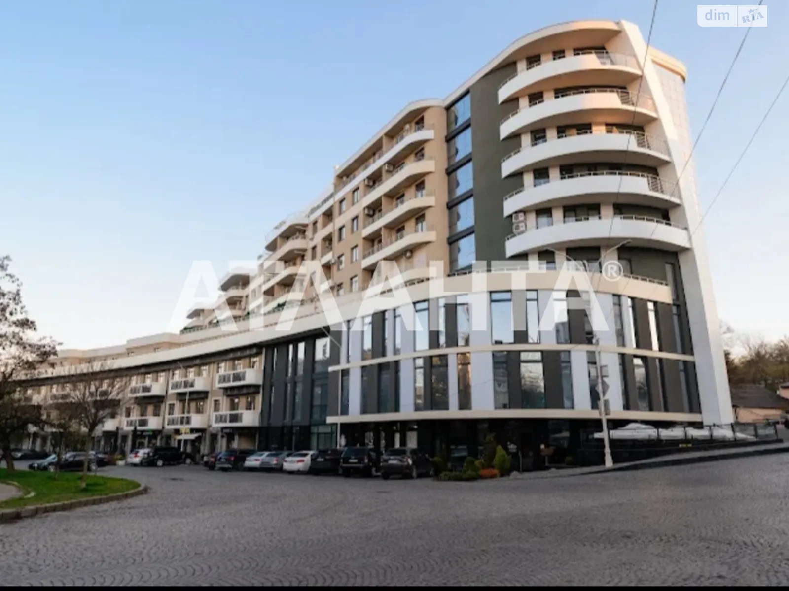 Продається 1-кімнатна квартира 83 кв. м у Ужгороді, вул. Собранецька - фото 1