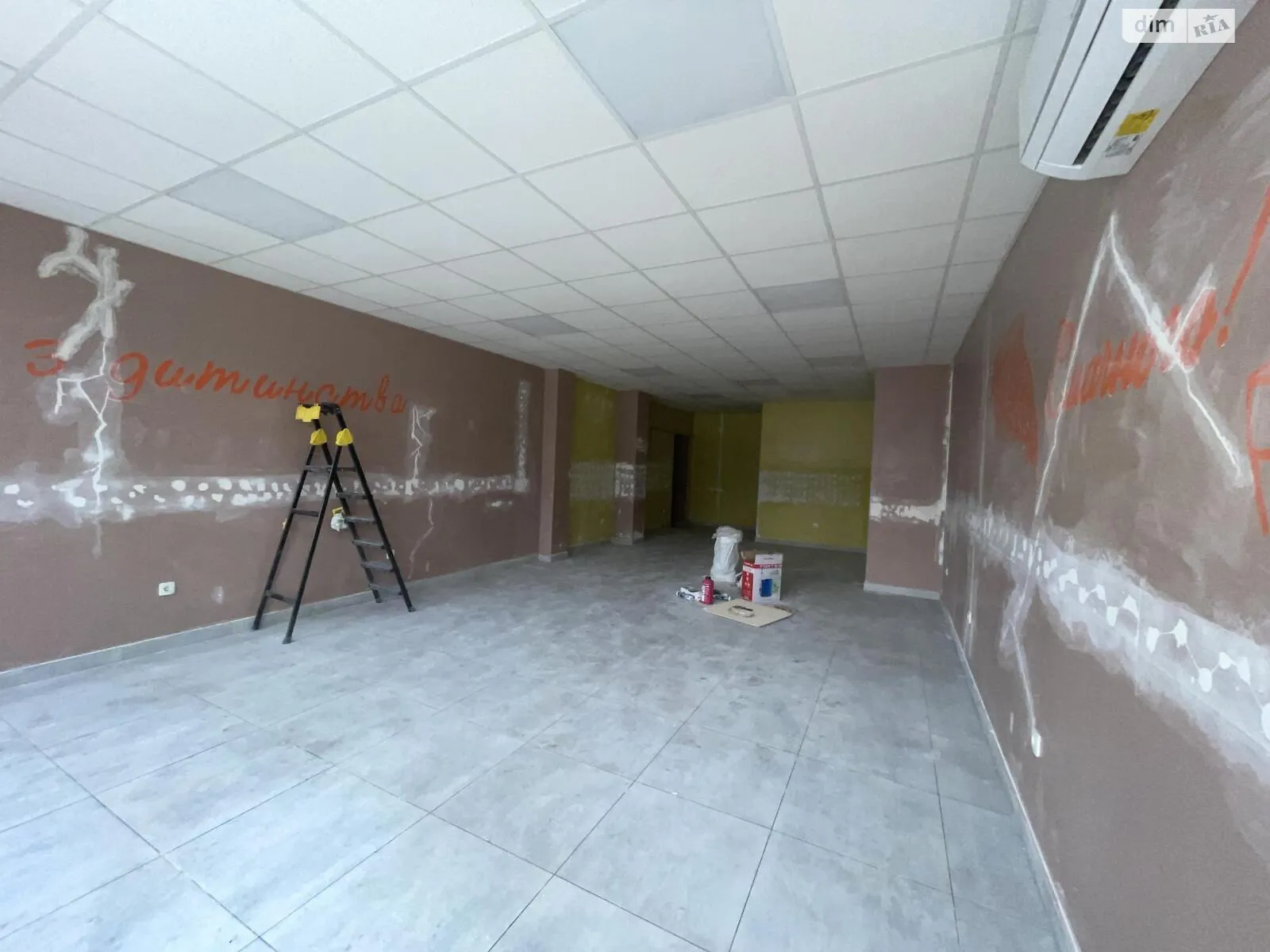 Сдается в аренду помещения свободного назначения 68 кв. м в 10-этажном здании, цена: 30000 грн - фото 1